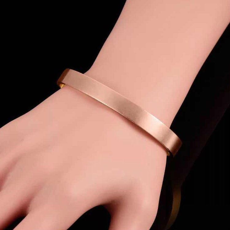 Beautiful Gold Bracelet with Unique Style