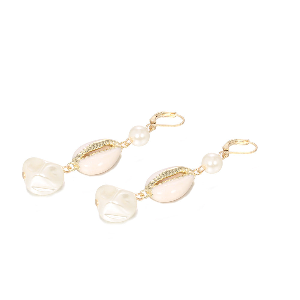 Beautiful Pearl Earring with Unique Style