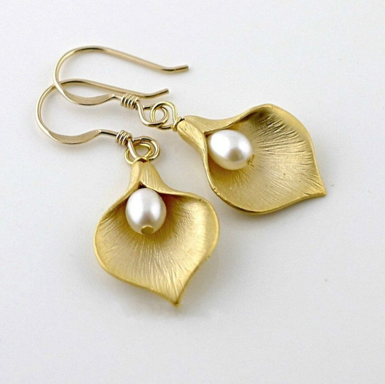 Beautiful Pearl Earring with Unique Style