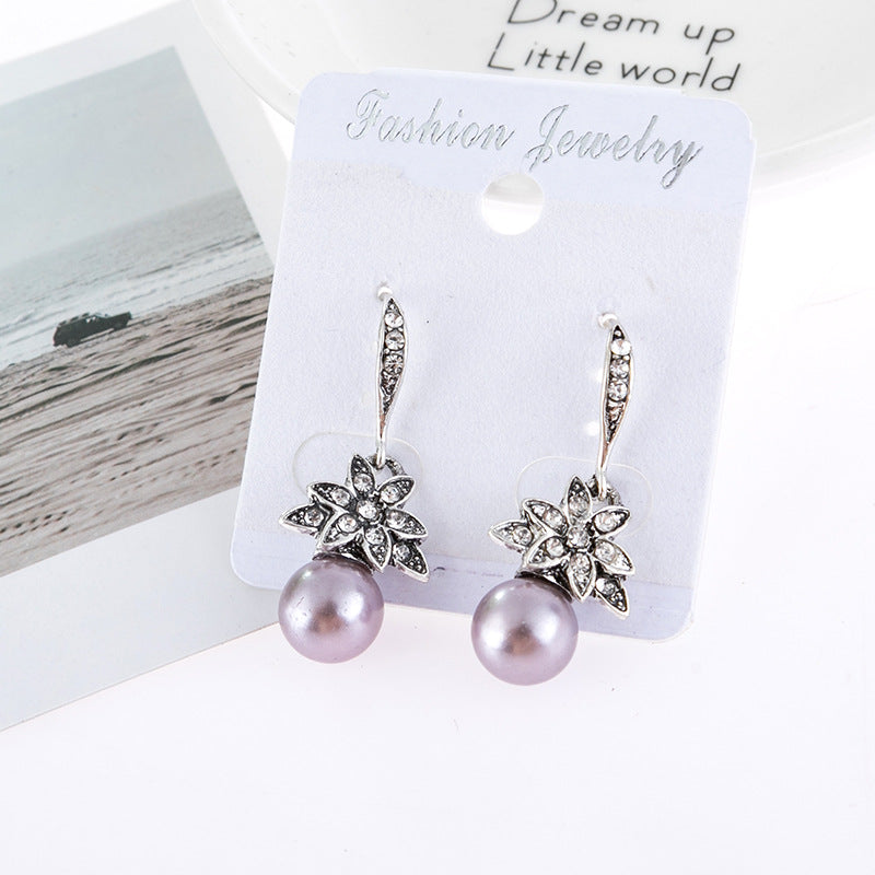 Beautiful Pearl Earring with Unique Style