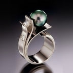 Beautiful Pearl Ring with Unique Style