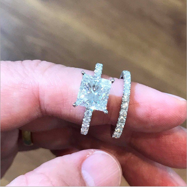 Beautiful Gold Set with Unique Style