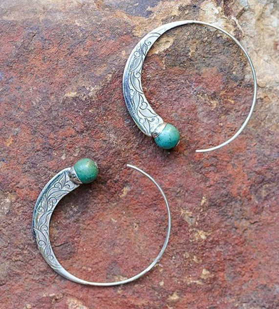 Charming Silver Earring for Any Occasion