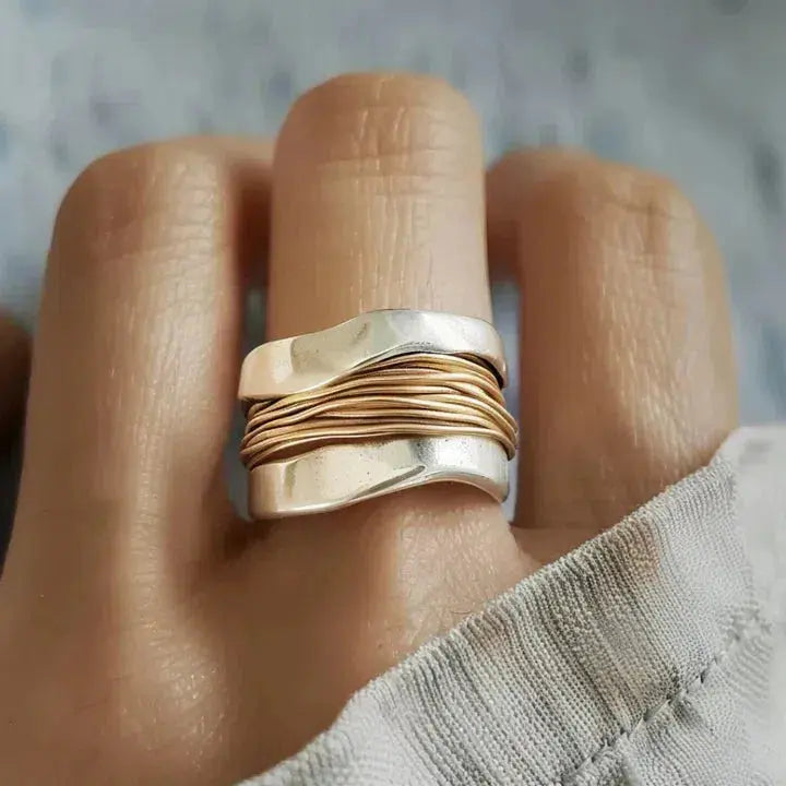 Classic Gold Ring with Timeless Appeal