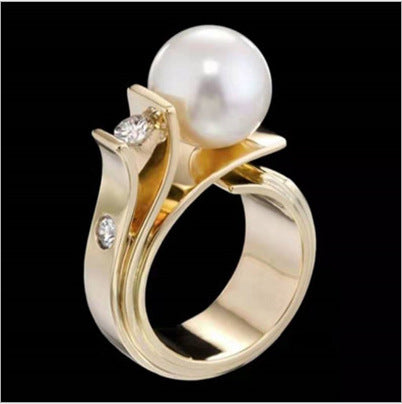 Beautiful Pearl Ring with Unique Style