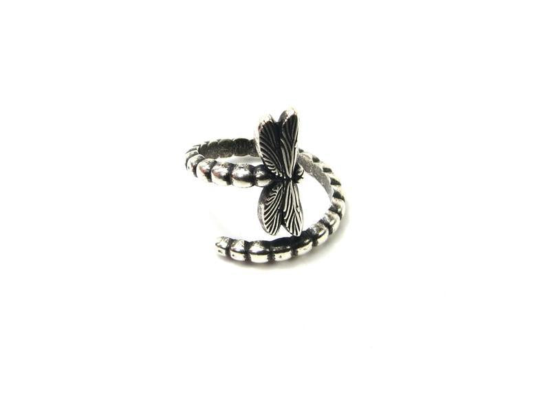 Charming Silver Ring for Any Occasion