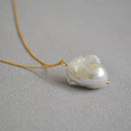 Beautiful Pearl Necklace with Unique Style