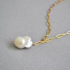 Beautiful Pearl Necklace with Unique Style