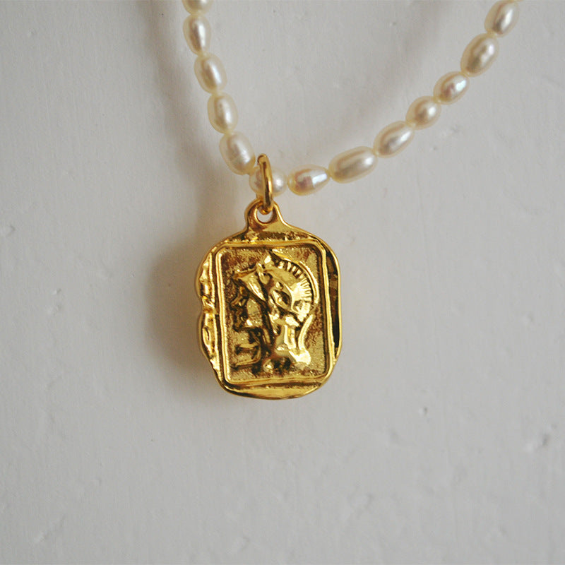 Beautiful Gold Necklace with Unique Style