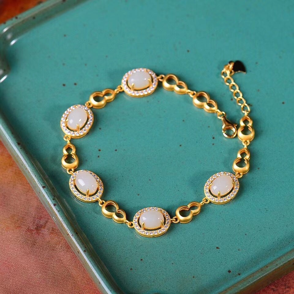 Beautiful Silver Bracelet with Unique Style