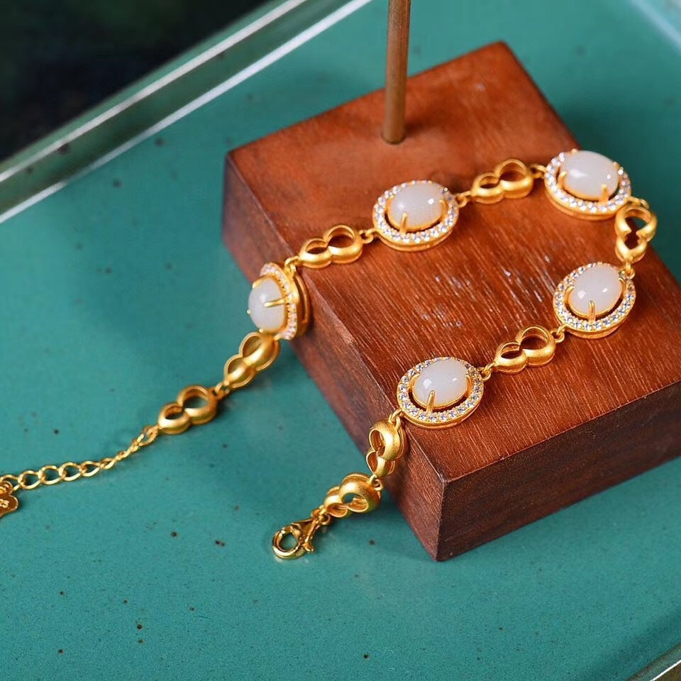 Beautiful Silver Bracelet with Unique Style