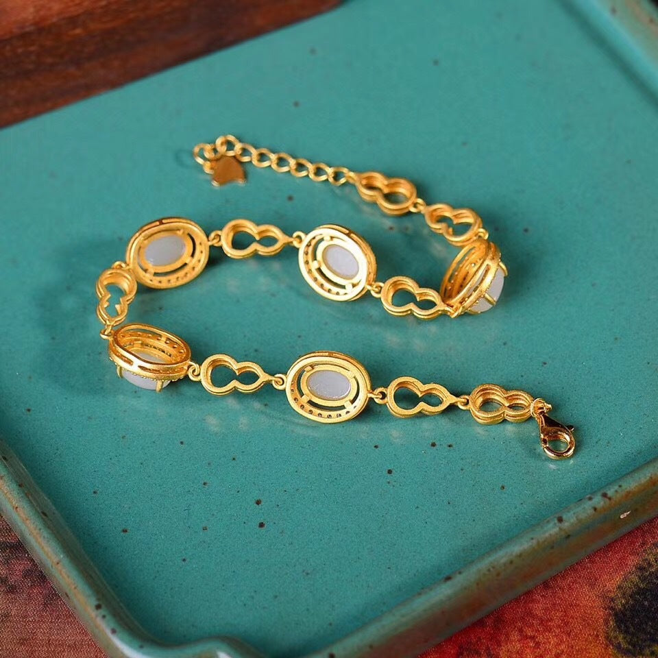 Beautiful Silver Bracelet with Unique Style