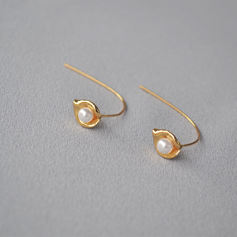 Beautiful Pearl Earring with Unique Style