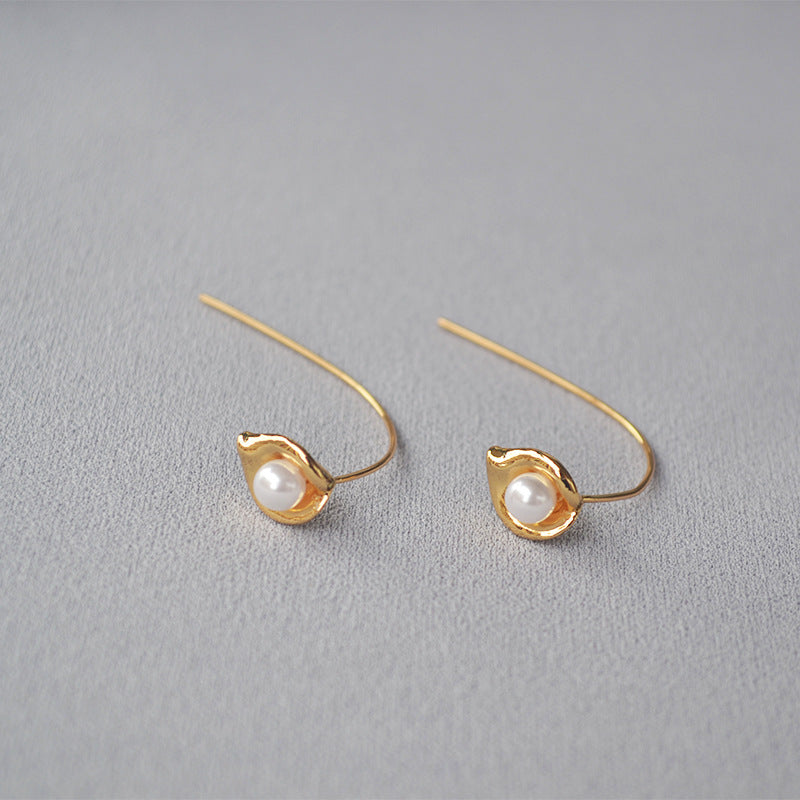 Beautiful Pearl Earring with Unique Style