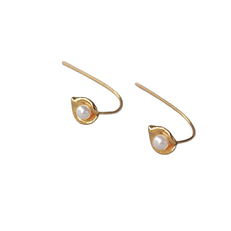 Beautiful Pearl Earring with Unique Style