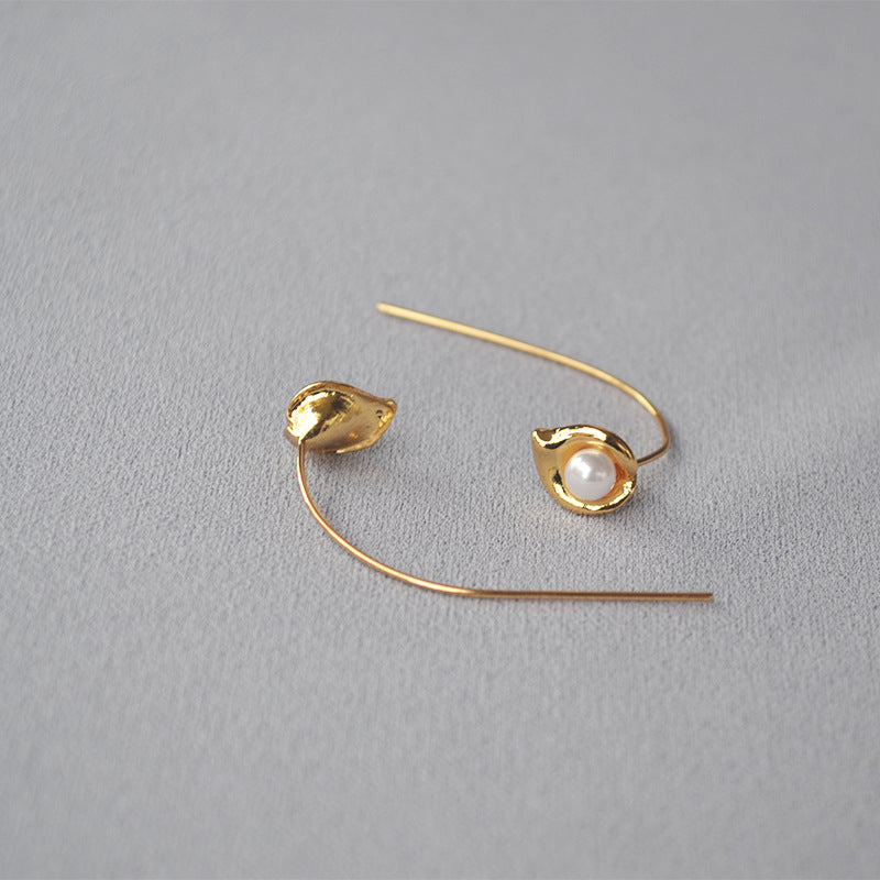 Beautiful Pearl Earring with Unique Style