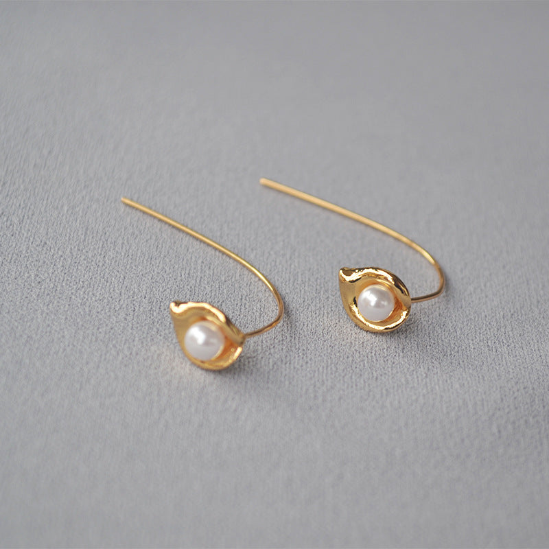 Beautiful Pearl Earring with Unique Style