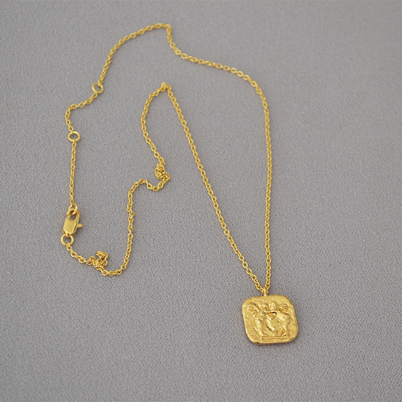 Beautiful Gold Necklace with Unique Style