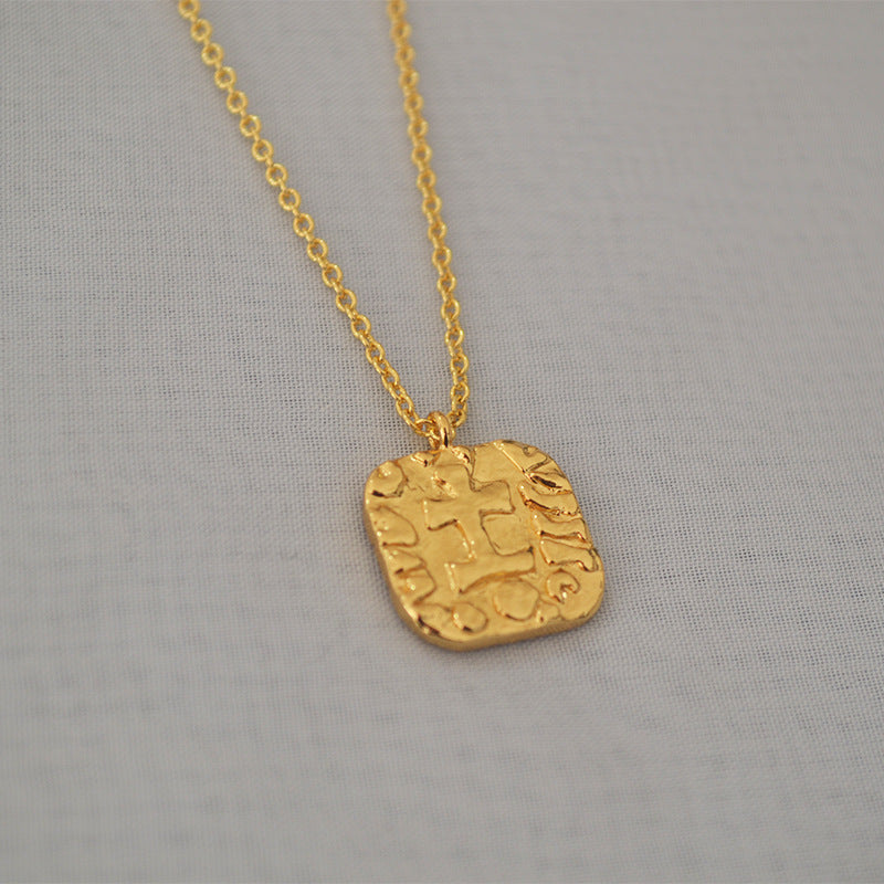 Beautiful Gold Necklace with Unique Style