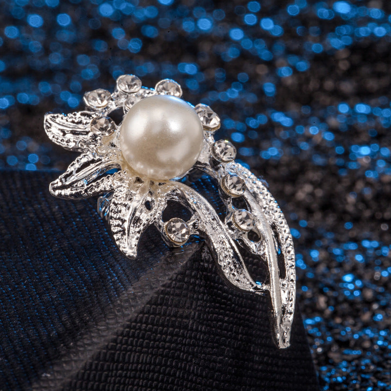 Beautiful Pearl Piece with Unique Style