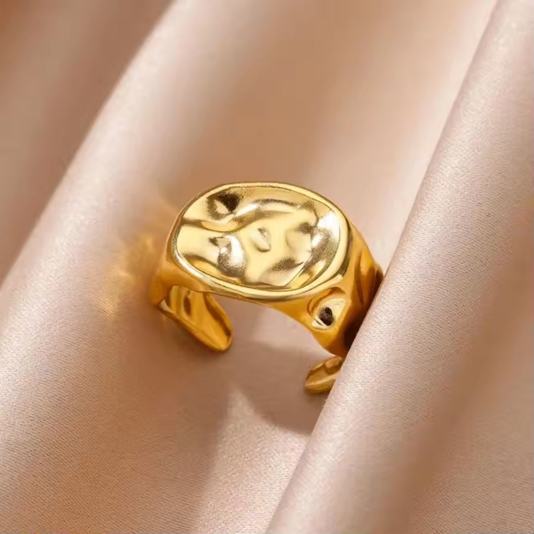 Beautiful Gold Ring with Unique Style