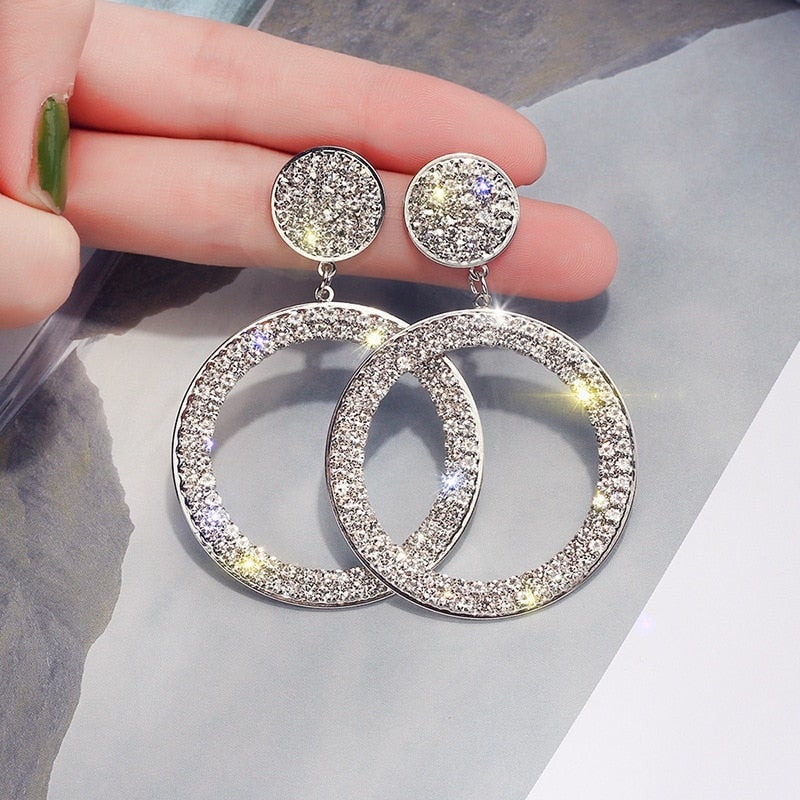 Romantic Gold Earring for Special Moments