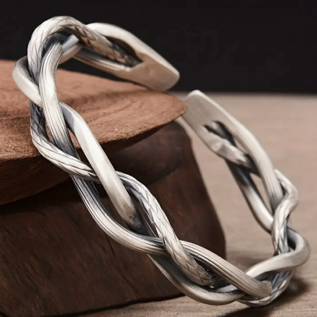 Beautiful Silver Bracelet with Unique Style