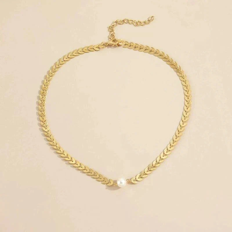 Beautiful Gold Necklace with Unique Style