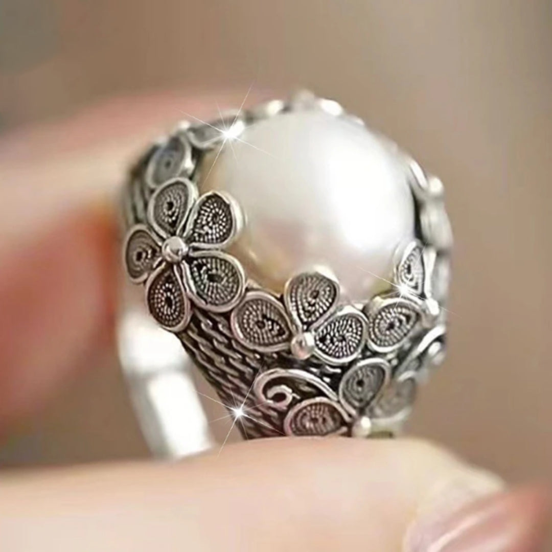 Beautiful Pearl Ring with Unique Style