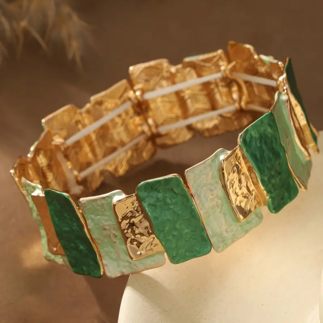 Beautiful Gold Bracelet with Unique Style