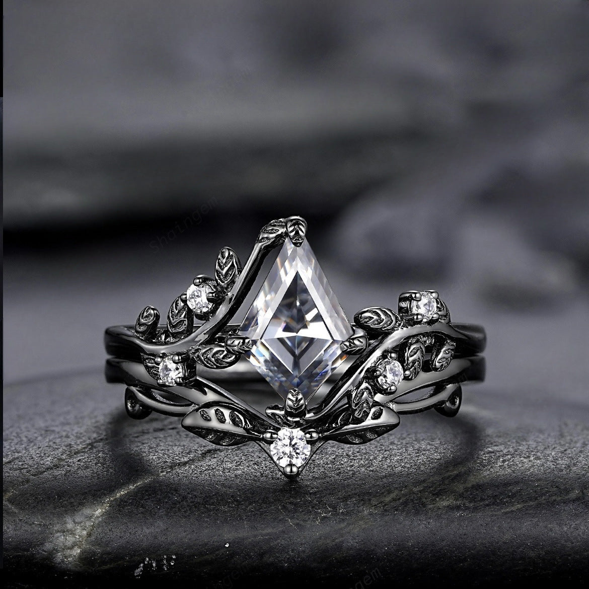 Beautiful Gold Ring with Unique Style