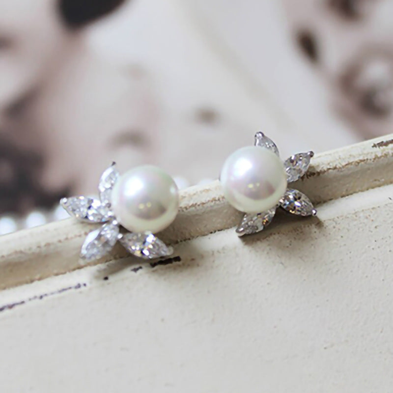 Romantic Pearl Earring for Special Moments