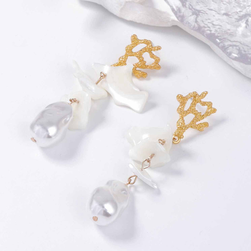 Beautiful Pearl Earring with Unique Style