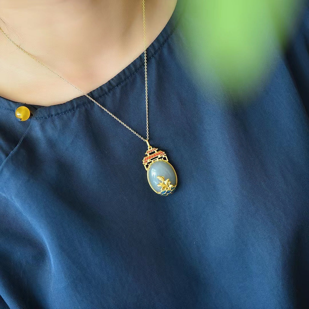 Stunning Silver Pendant for Daily Wear