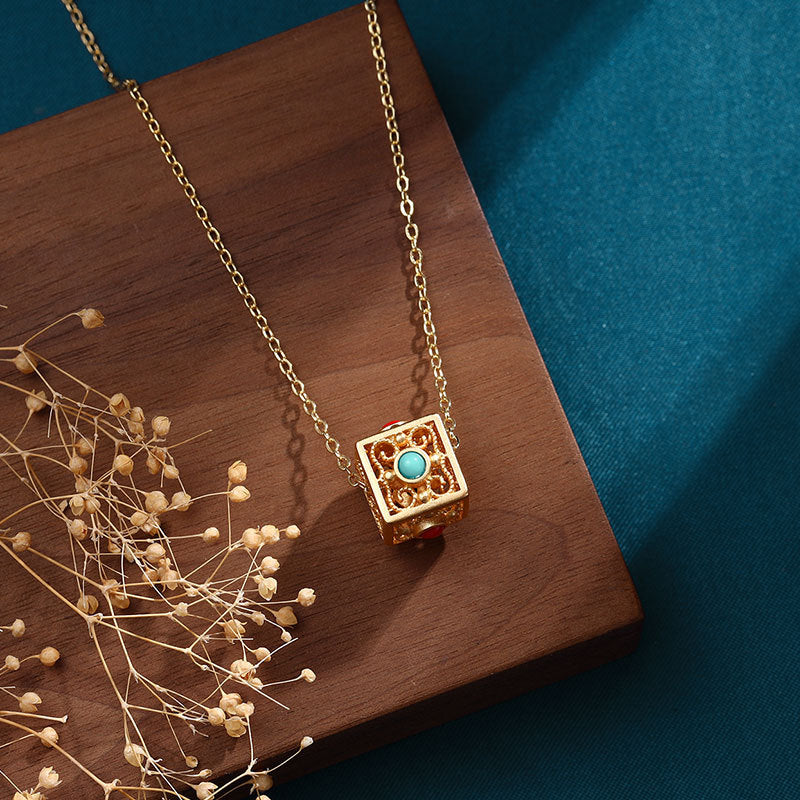 Beautiful Gold Necklace with Unique Style