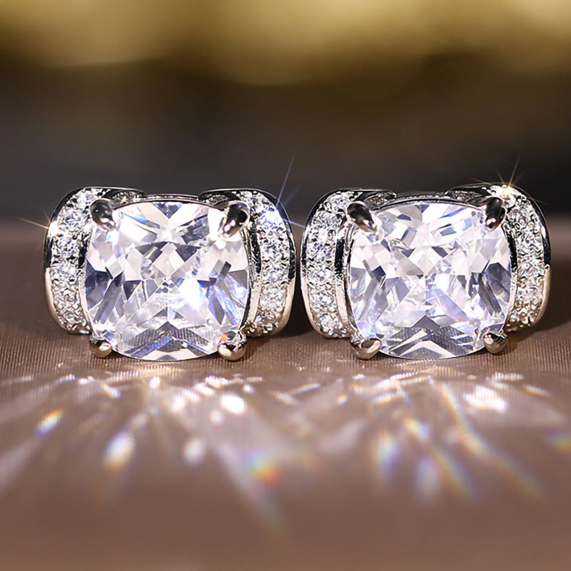 Stunning Earring for Daily Wear