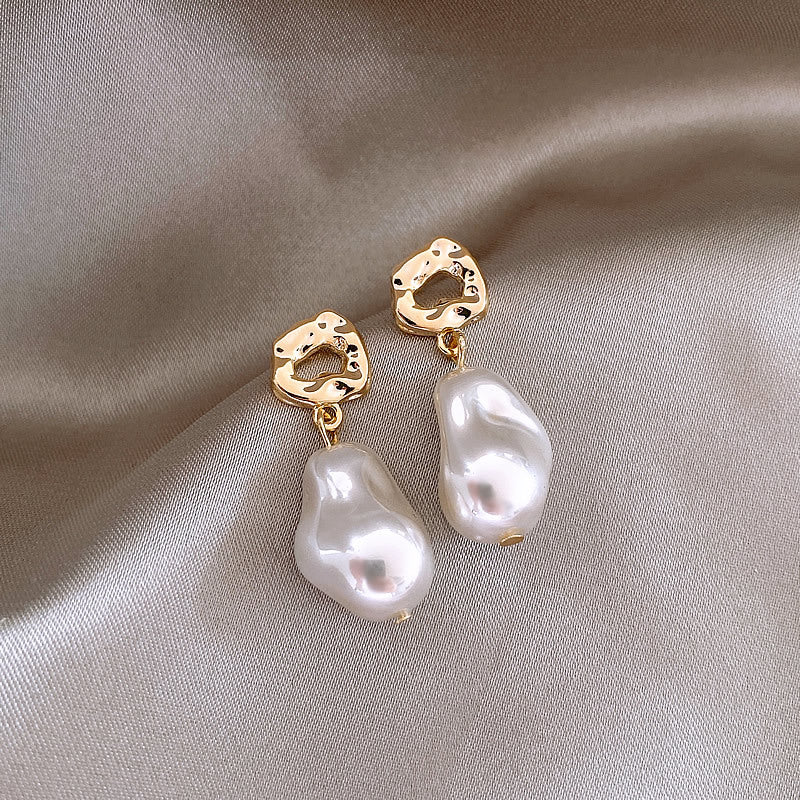 Charming Pearl Earring for Any Occasion