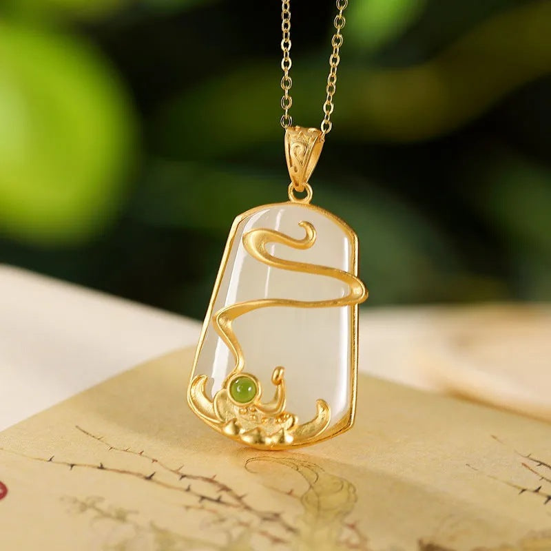 Beautiful Gold Necklace with Unique Style