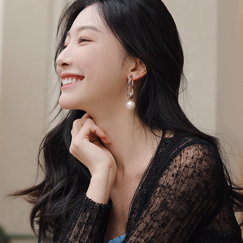 Charming Pearl Earring for Any Occasion