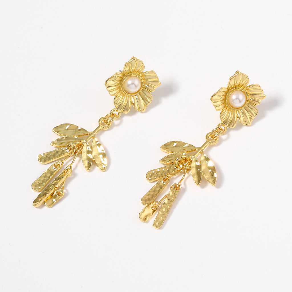 Beautiful Pearl Earring with Unique Style