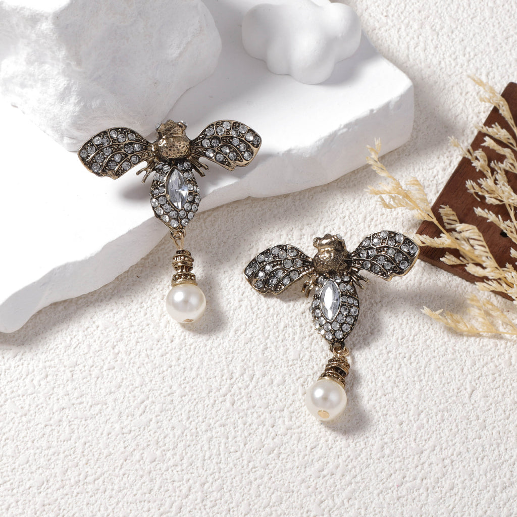 Beautiful Pearl Earring with Unique Style