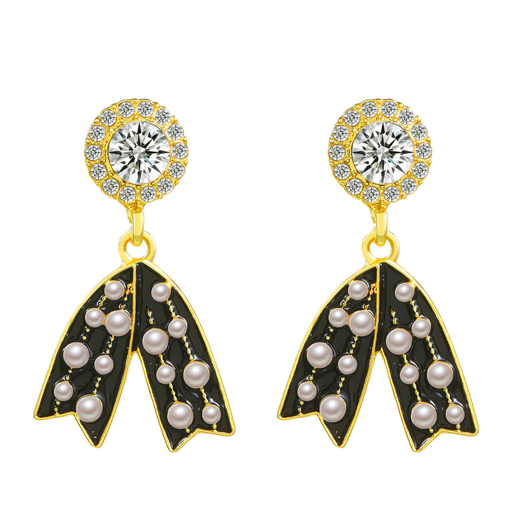 Beautiful Pearl Earring with Unique Style