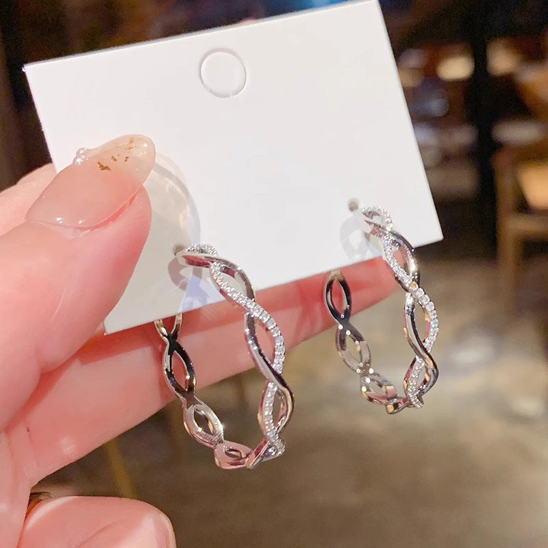 Beautiful Earring with Unique Style