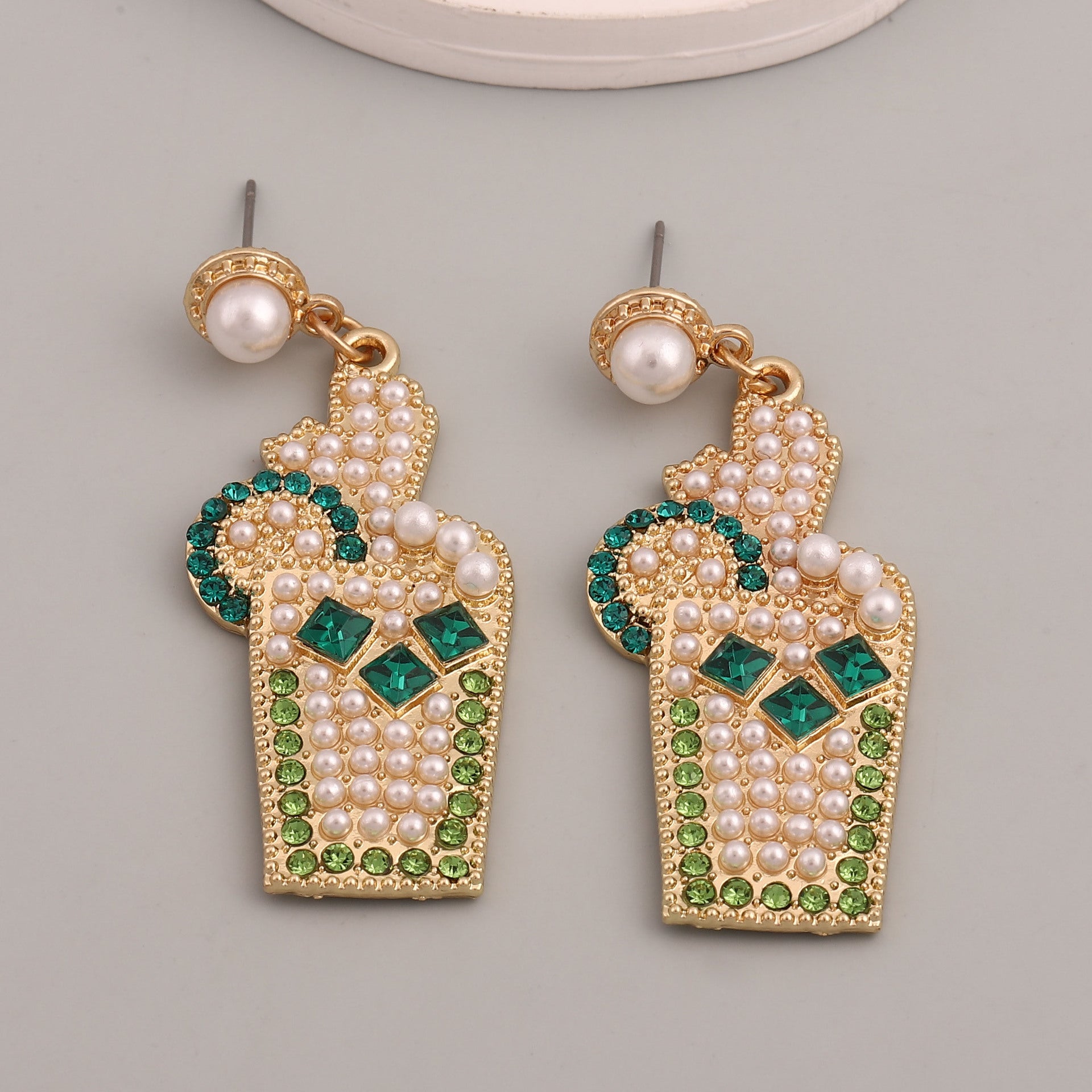 Beautiful Pearl Earring with Unique Style