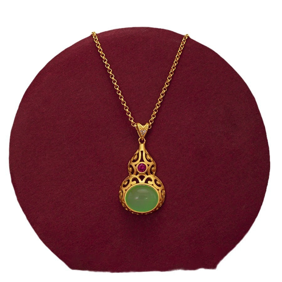 Beautiful Gold Necklace with Unique Style