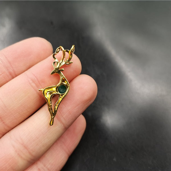 Beautiful Gold Necklace with Unique Style