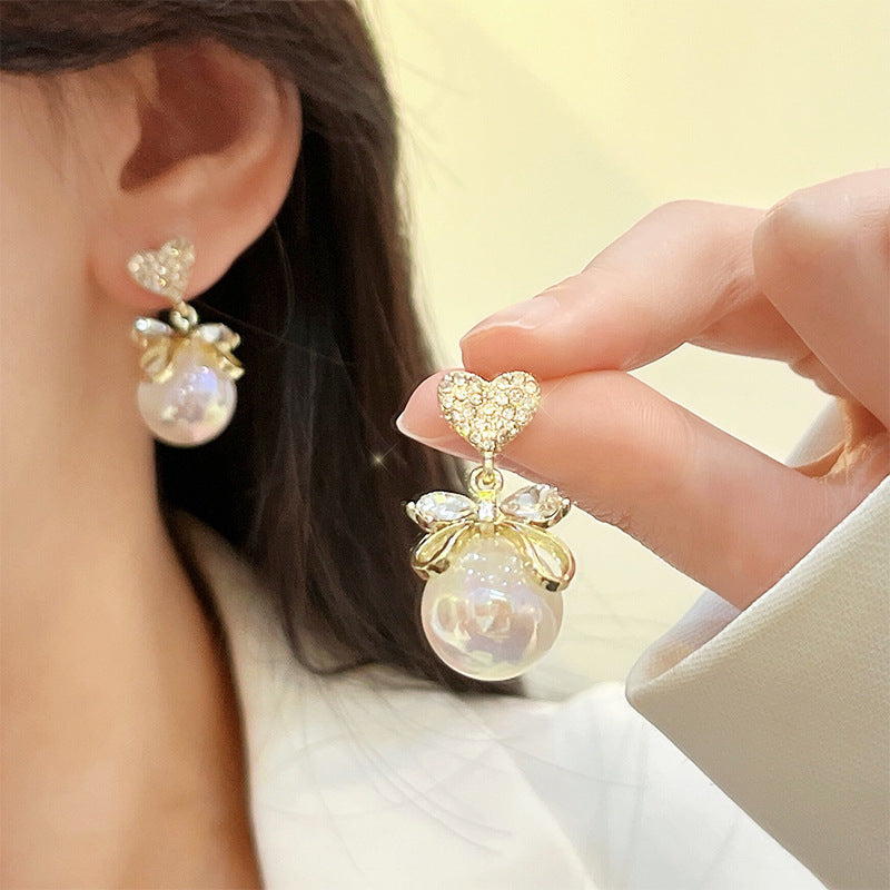 Beautiful Pearl Earring with Unique Style