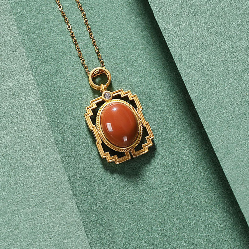 Beautiful Gold Necklace with Unique Style