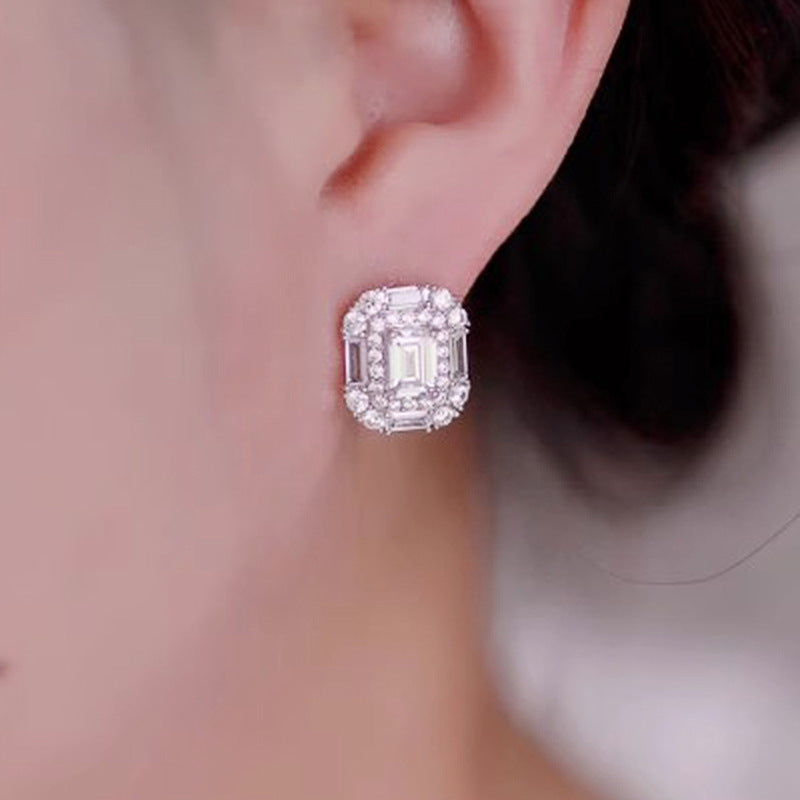 Stunning Earring for Daily Wear