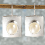 Charming Pearl Earring for Any Occasion
